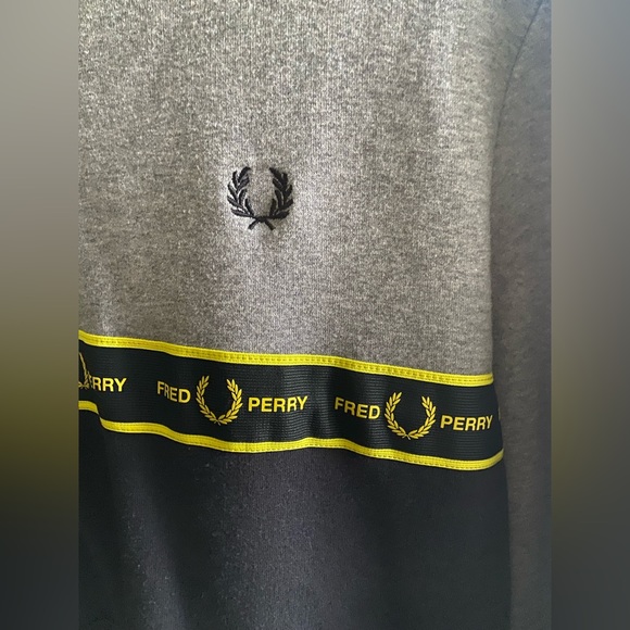 FRED PERRY UNISEX HOODIE - US6 - Picture 4 of 4